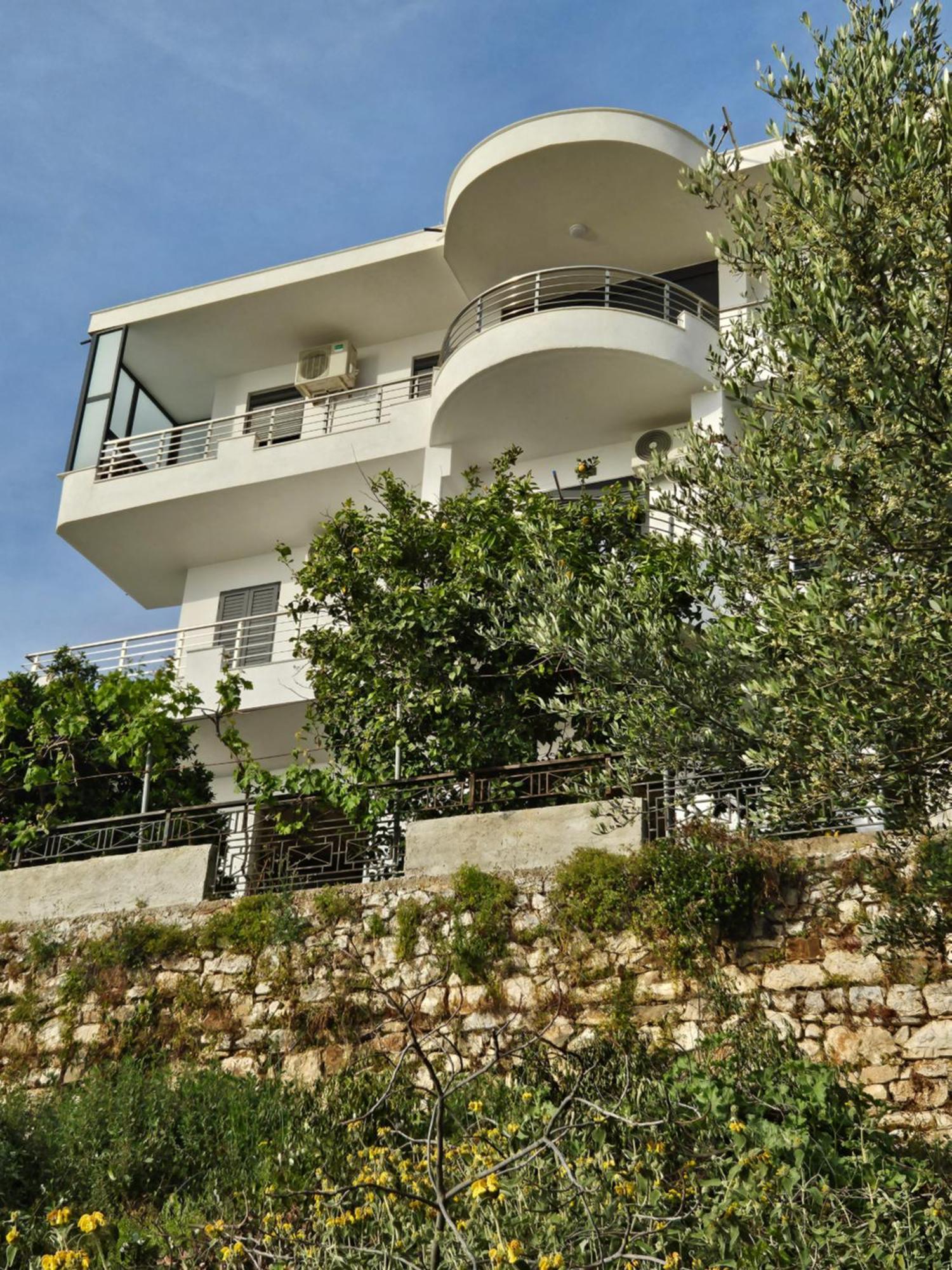 Nora'S Guesthouse Sarandë Exterior foto